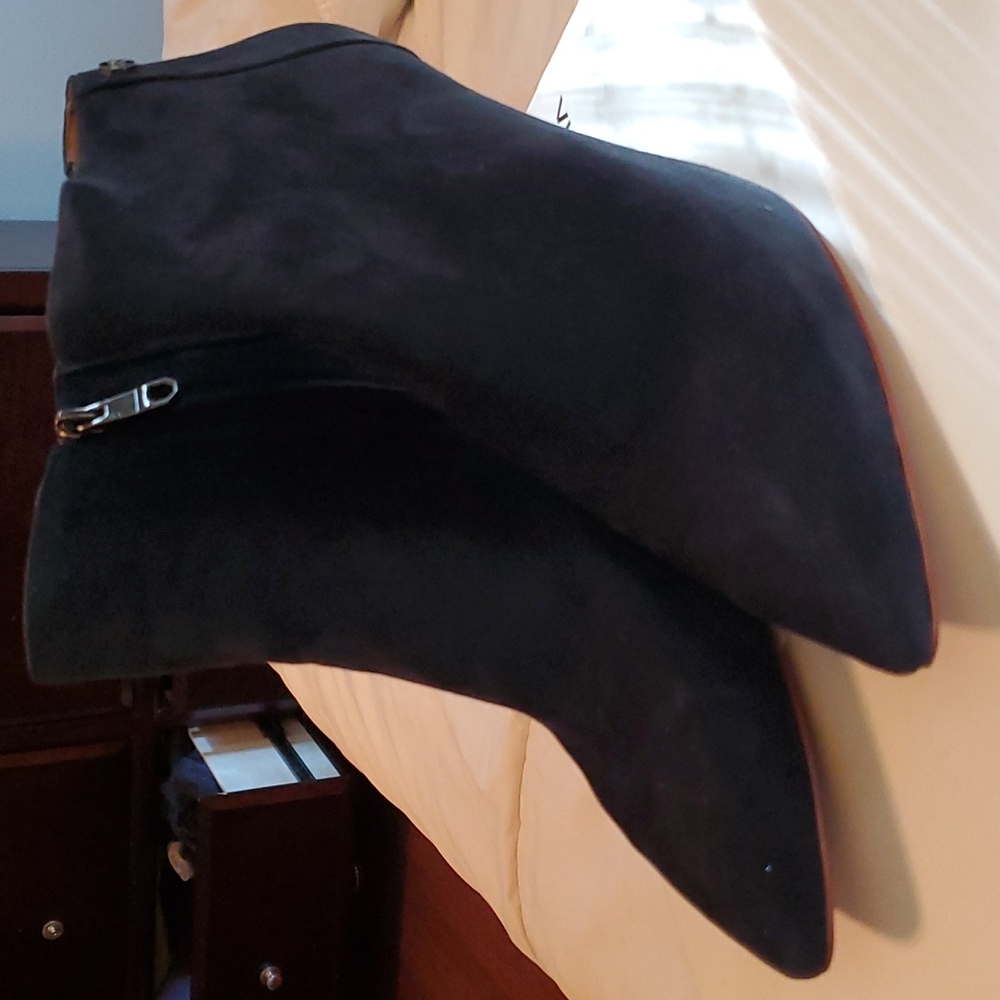 Woman's booties